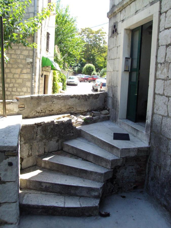 Studio Apartment Sretna Split Exterior foto